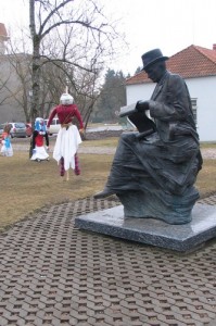 Sušvito sužibo Morių paradas prie Šilutės dvaro. 044