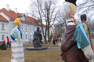 Sušvito sužibo Morių paradas prie Šilutės dvaro. 084