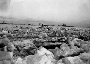 Užšąlusiu ledu buvo labai smagu, nors ir pavojinga, vaikščioti.