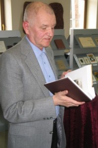 Įspūdžiais apie naująją knygos dalinosi mokytojas Algis Navickas.